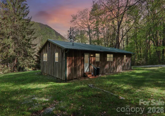 Photo 2 of House for sale at 28 Mull Cvs Rd, Maggie Valley, NC 28751 | MLS# 4394634 | Listing updated on 2026-07-27