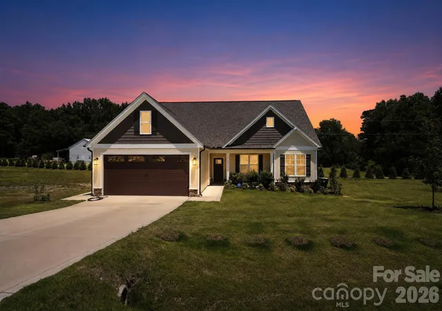 Photo 1 of Single family home for sale at 48 Tanseyleaf Dr, Smithfield, NC 27577 | MLS# 4394646 | Listing updated on 2026-08-10