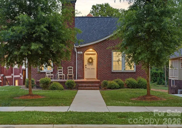 Photo 1 of Single family home for sale at 205 Grandin Rd, Charlotte, NC 28208 | MLS# 4394649 | Listing updated on 2026-09-02