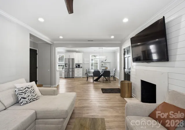 Photo 4 of Single family home for sale at 205 Grandin Rd, Charlotte, NC 28208 | MLS# 4394649 | Listing updated on 2026-09-02