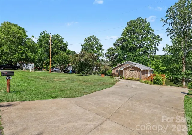 Photo 4 of Single family home for sale at 6917 Navajo Trl, Sherrills Ford, NC 28673 | MLS# 4394650 | Listing updated on 2026-09-06