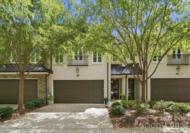 Townhouse for sale at 2430 Vail Ave, Charlotte, NC 28207 | MLS# 4394660