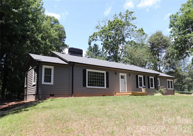 2nd image of 415 High Cir Nw, Lenoir, NC 28645 | MLS# 4394665
