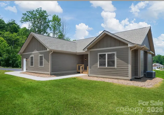 37th image of 105 Sheila Wynne Dr, Fletcher, NC 28732 | MLS# 4394668