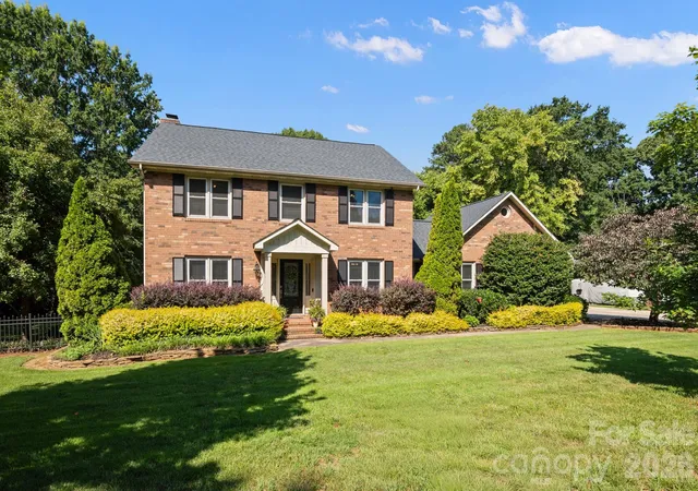 2nd image of 1307 Bennington Dr Nw, Concord, NC 28027 | MLS# 4394674