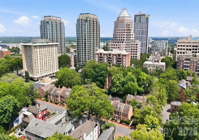 2nd image of 510 N Poplar St, Charlotte, NC 28202