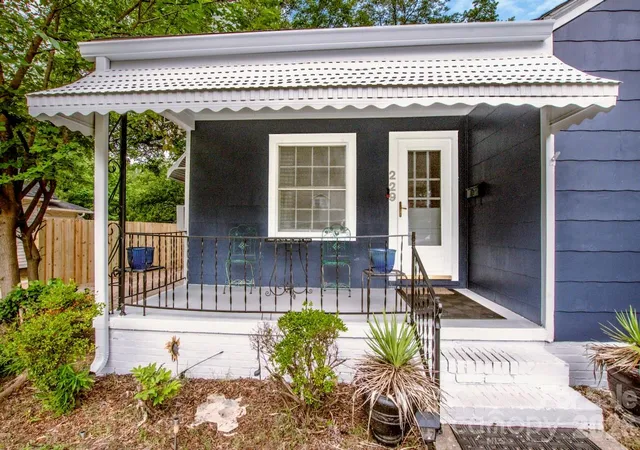 Photo 3 of Single family home for sale at 229 E Mcneely Ave, Mooresville, NC 28115 | MLS# 4394680 | Listing updated on 2026-09-13