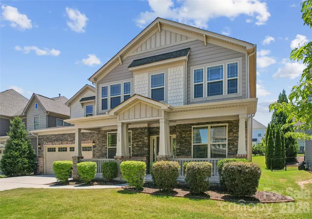 Photo 2 of Single family home for sale at 119 Heron Cvs Loop, Mooresville, NC 28117 | MLS# 4394685 | Listing updated on 2026-08-13