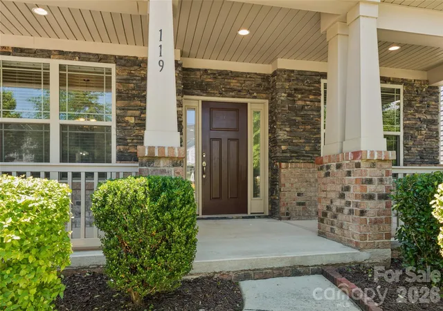 Photo 3 of Single family home for sale at 119 Heron Cvs Loop, Mooresville, NC 28117 | MLS# 4394685 | Listing updated on 2026-08-13