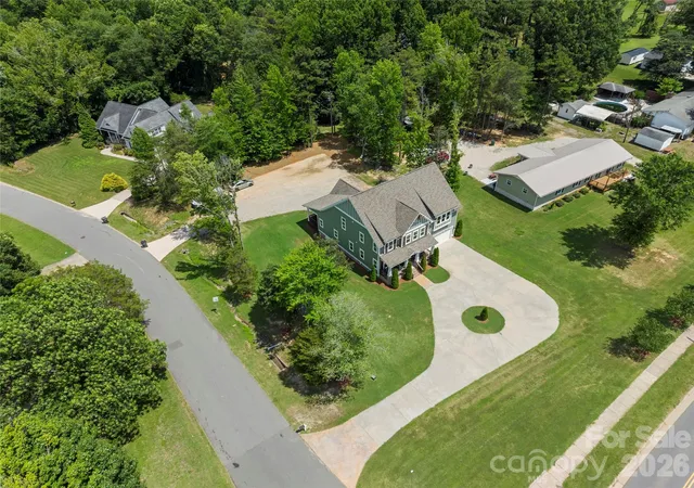 Photo 3 of Single family home for sale at 4306 Rolling Acres Rd, Charlotte, NC 28213 | MLS# 4394686 | Listing updated on 2026-08-10