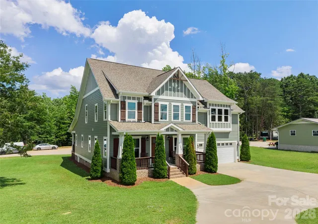 Photo 3 of Single family home for sale at 4306 Rolling Acres Rd, Charlotte, NC 28213 | MLS# 4394686 | Listing updated on 2026-08-10