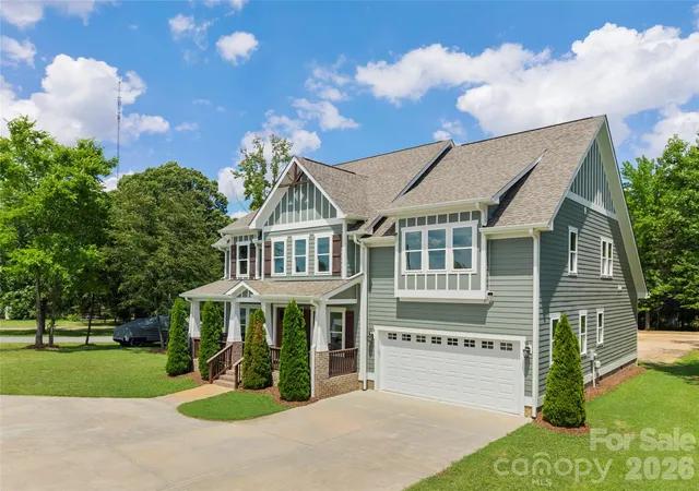 Photo 4 of Single family home for sale at 4306 Rolling Acres Rd, Charlotte, NC 28213 | MLS# 4394686 | Listing updated on 2026-08-10