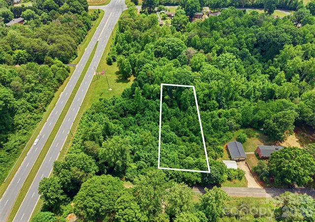 Homes for sale in Newton, NC | 18 Easthaven Dr, Newton, NC 28658 | MLS# 4394687