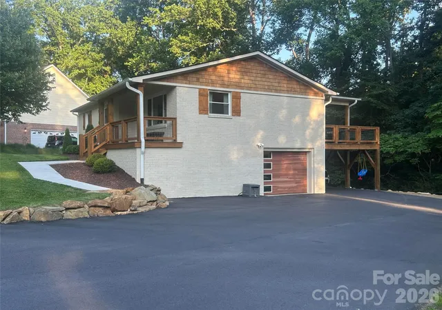 Homes for sale in Weaverville, NC | 10 Oakwood Dr, Weaverville, NC 28787 | MLS# 4394704