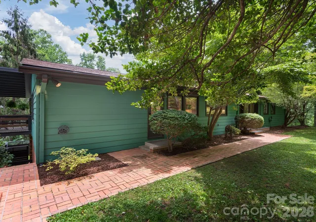 Homes for sale in Laurel Park, NC | 65 Cliff Dr, Laurel Park, NC 28739 | MLS# 4394753