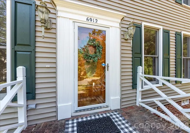 2nd image of 6912 Foxglove Dr, Charlotte, NC 28226 | MLS# 4394757