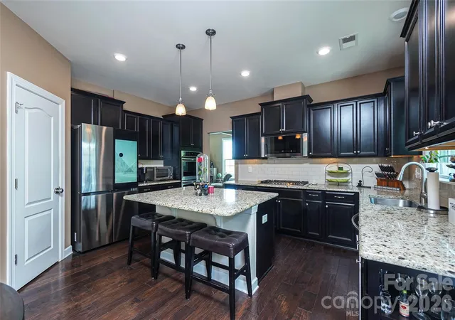 Photo 3 of Single family home for sale at 1238 Stonecrest Blvd, Fort Mill, SC 29708 | MLS# 4394779 | Listing updated on 2026-09-30