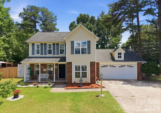 Homes for sale in Gastonia, NC | 2498 Hawk Ridge Dr, Gastonia, NC 28056 | MLS# 4394789