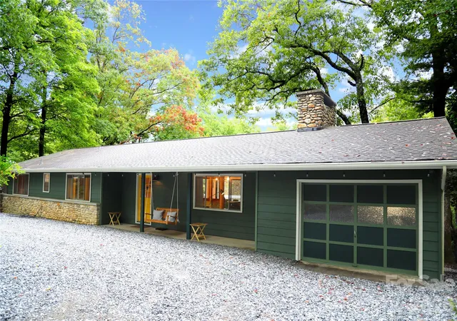 Photo 1 of Single family home for sale at 580 Whetstone Gap Rd, Lake Toxaway, NC 28747 | MLS# 4394791 | Listing updated on 2026-07-24