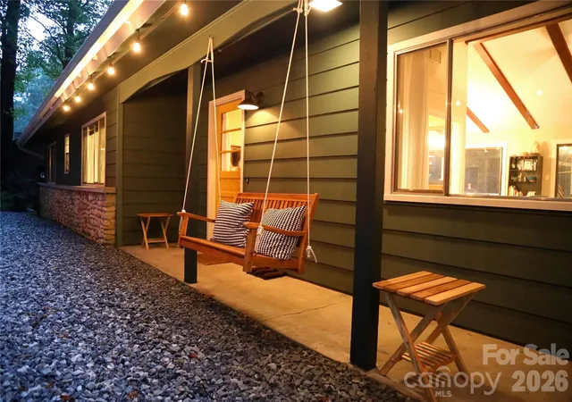 Photo 5 of Single family home for sale at 580 Whetstone Gap Rd, Lake Toxaway, NC 28747 | MLS# 4394791 | Listing updated on 2026-07-24