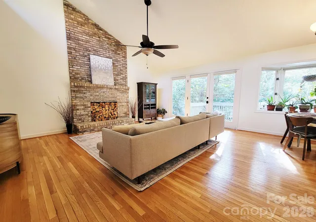 Photo 3 of Single family home for sale at 305 E Sondley Dr, Asheville, NC 28805 | MLS# 4394793 | Listing updated on 2026-09-05