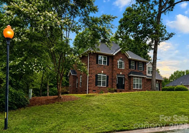 Photo 3 of Single family home for sale at 1914 Grigg Ln, Waxhaw, NC 28173 | MLS# 4394794 | Listing updated on 2026-08-08