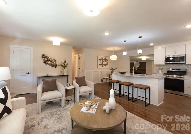 Photo 2 of Single family home for sale at 3721 Bankston Pl, Charlotte, NC 28215 | MLS# 4394807 | Listing updated on 2026-09-16