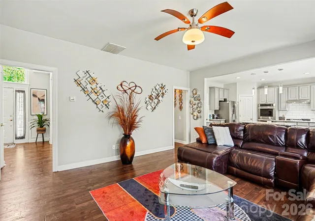 Photo 4 of Single family home for sale at 8021 Pelorus Ln, Charlotte, NC 28269 | MLS# 4394825 | Listing updated on 2026-08-29