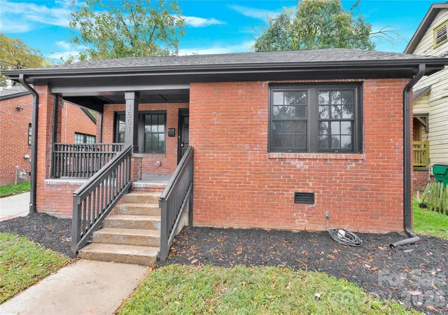 Photo 1 of Sale Pending at 1551 Merriman Ave, Charlotte, NC 28203 | MLS# 4394840 | Listing updated on 2026-09-13