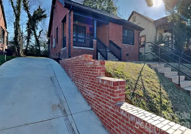 Photo 3 of Sale Pending at 1551 Merriman Ave, Charlotte, NC 28203 | MLS# 4394840 | Listing updated on 2026-09-13