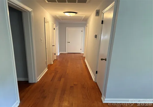 Photo 4 of Single family home for sale at 6230 Cross Crk Ln, Charlotte, NC 28212 | MLS# 4394866 | Listing updated on 2026-10-08