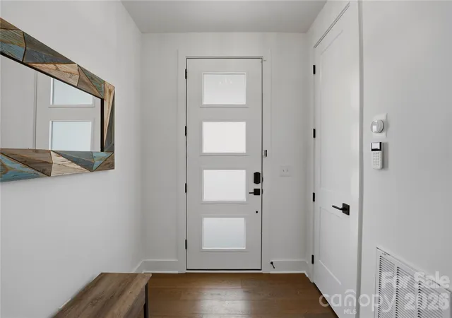 2nd image of 1004 Westbrook Dr #B, Charlotte, NC 28202 | MLS# 4394867