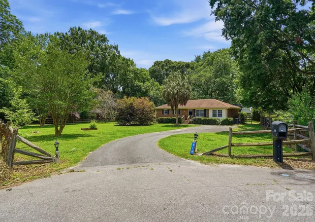 Homes for sale in Matthews, NC | 218 Drye Ln, Matthews, NC 28104 | MLS# 4394869