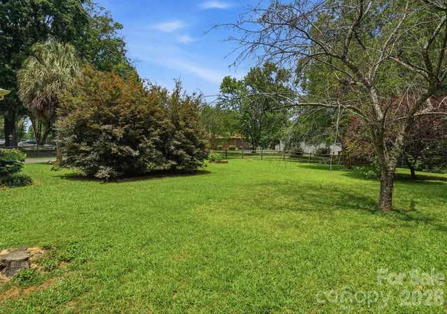 Homes for sale in Matthews, NC | 218 Drye Ln, Matthews, NC 28104 | MLS# 4394869