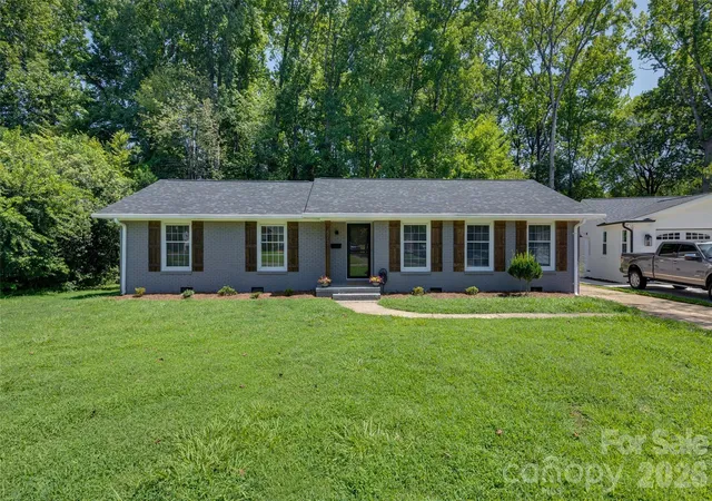 Single family home for sale at 5731 Brookhaven Rd, Charlotte, NC 28210 | MLS# 4394881
