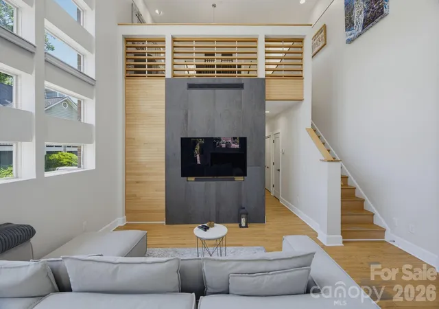 Listing Photo 4 - Condo for sale in building located at 420 Queens Rd, Charlotte, NC 28207 - Unit #10