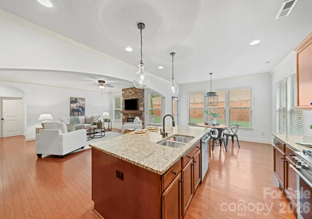 Photo 5 of Single family home for sale at 963 Rock Forest Way, Fort Mill, SC 29707 | MLS# 4394897 | Listing updated on 2026-08-13