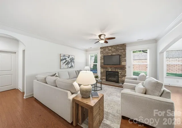 Photo 4 of Single family home for sale at 963 Rock Forest Way, Fort Mill, SC 29707 | MLS# 4394897 | Listing updated on 2026-08-13