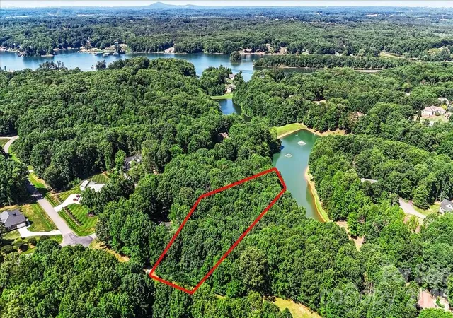 Homes for sale in Statesville, NC | 113 N Harbor Watch Dr, Statesville, NC 28677 | MLS# 4394898