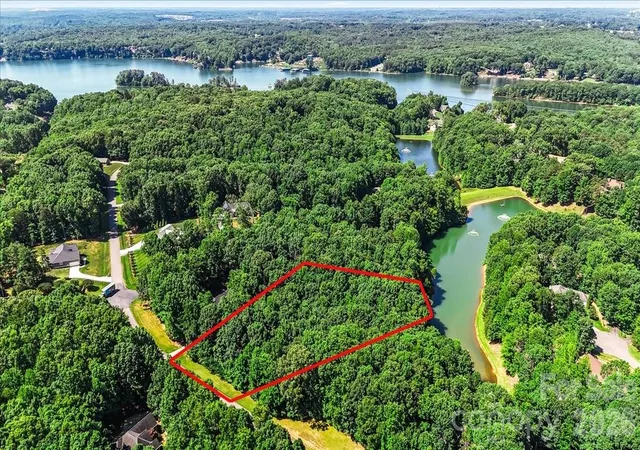 Homes for sale in Statesville, NC | 113 N Harbor Watch Dr, Statesville, NC 28677 | MLS# 4394898