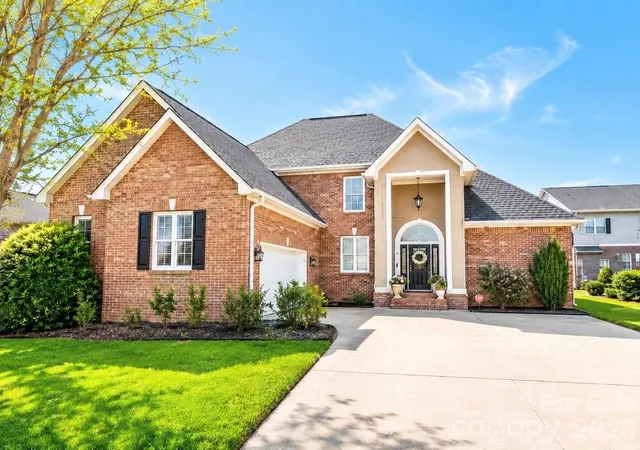 Photo 1 of Sale Pending at 1710 30th Avenue Dr Ne, Hickory, NC 28601 | MLS# 4394901 | Listing updated on 2026-08-12