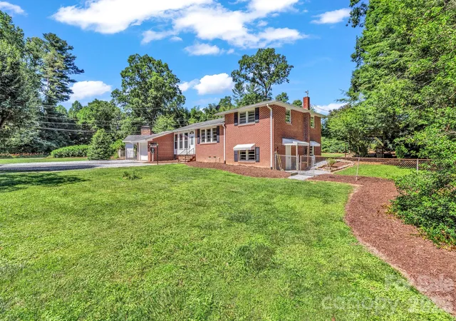 Homes for sale in East Flat Rock, NC | 907 W Blue Ridge Rd, East Flat Rock, NC 28726 | MLS# 4394923