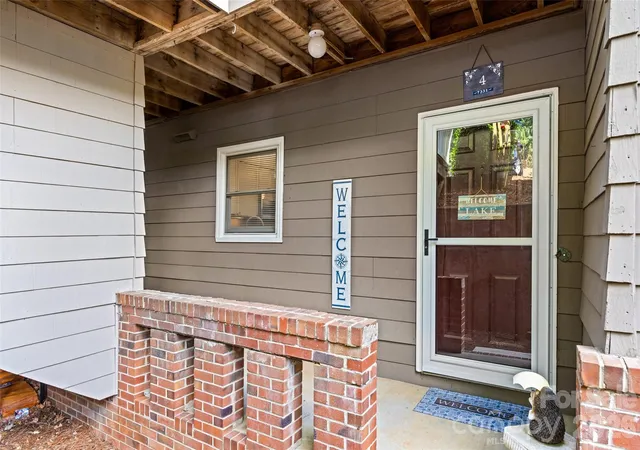 5th image of 7332 Lakefront Dr, Charlotte, NC 28278
