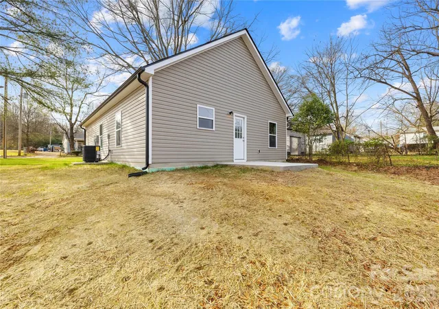 Photo 16 of Single family home for sale at 115 S Railroad Ave, East Spencer, NC 28039 | MLS# 4394930 | Listing updated on 2026-09-26