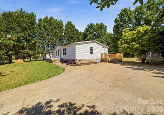 4th image of 3940 Teaberry Ln, Newton, NC 28658 | MLS# 4394947