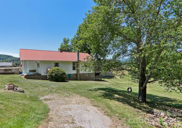 Homes for sale in Canton, NC | 414 Skyline Dr, Canton, NC 28716 | MLS# 4394964
