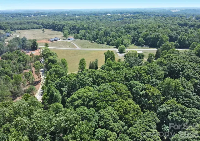 Photo 4 of Sale Pending at 165 Alexander Farm Rd, Harmony, NC 28634 | MLS# 4395001 | Listing updated on 2026-09-11