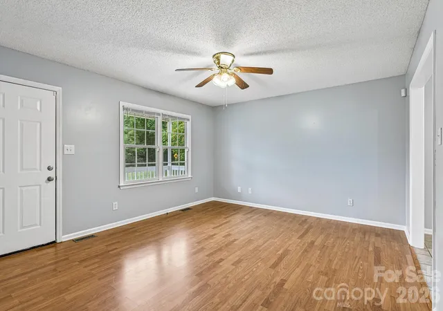 4th image of 738 Mcdaniel Rd, Kings Mountain, NC 28086 | MLS# 4395003