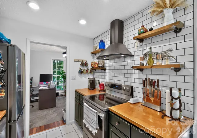 5th image of 163 Canaan Dr, Candler, NC 28715 | MLS# 4395020