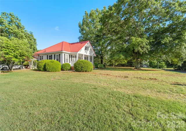 Homes for sale in Wadesboro, NC | 9350 Us Hwy 52 Hwy N, Wadesboro, NC 28170 | MLS# 4395029